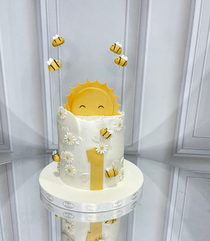 Bee Cake 1